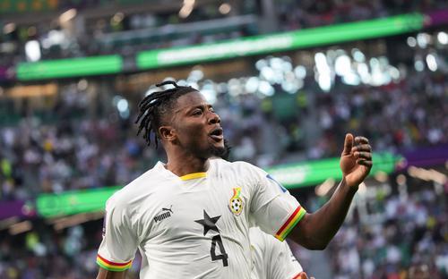  库杜斯倒钩惊艳西汉姆联主场力克狼队